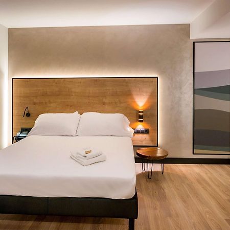 Hotel Ibis Styles Figueres Ronda Exterior foto